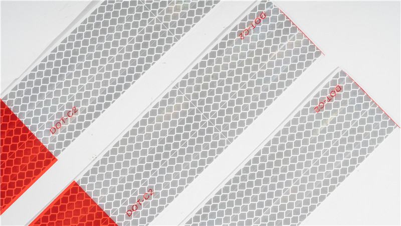 DMCT1700密封胶囊型车身反光标识