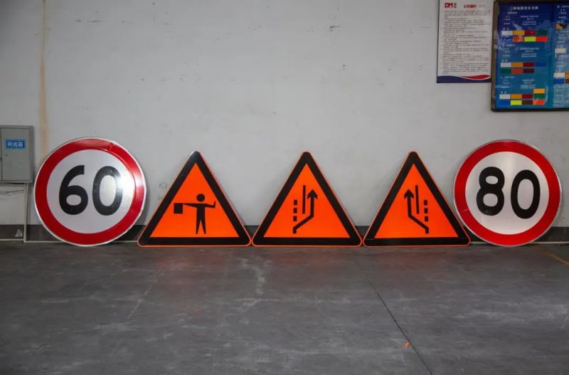 交通荧光 点亮夜色丨华体会体育光学荧光色反光膜