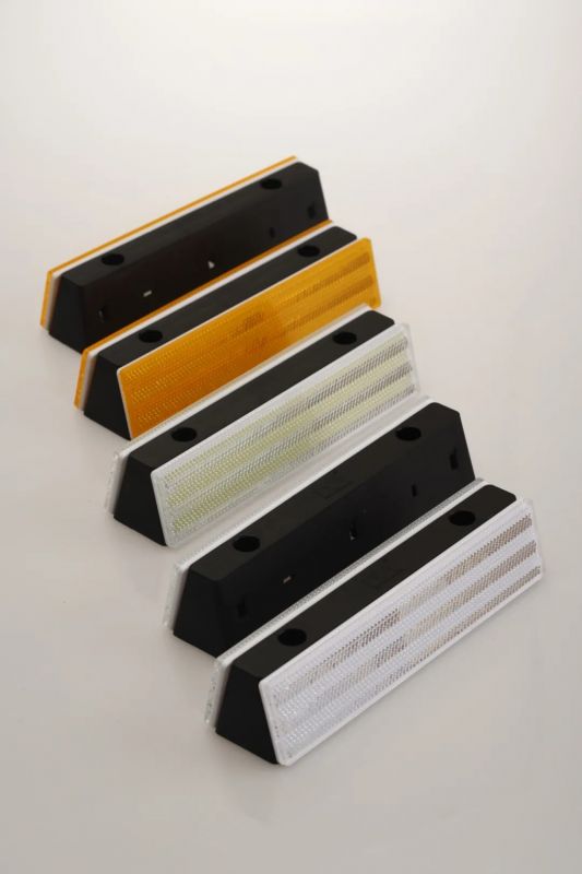 道路安全防护系列丨华体会体育光学轮廓标